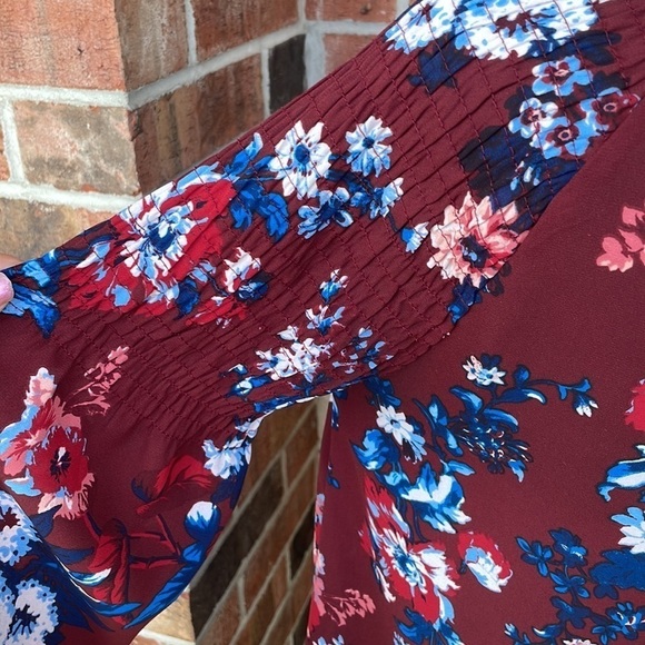 A.n.a Floral Top With Smocked Sleeves‎ - Picture 8 of 11